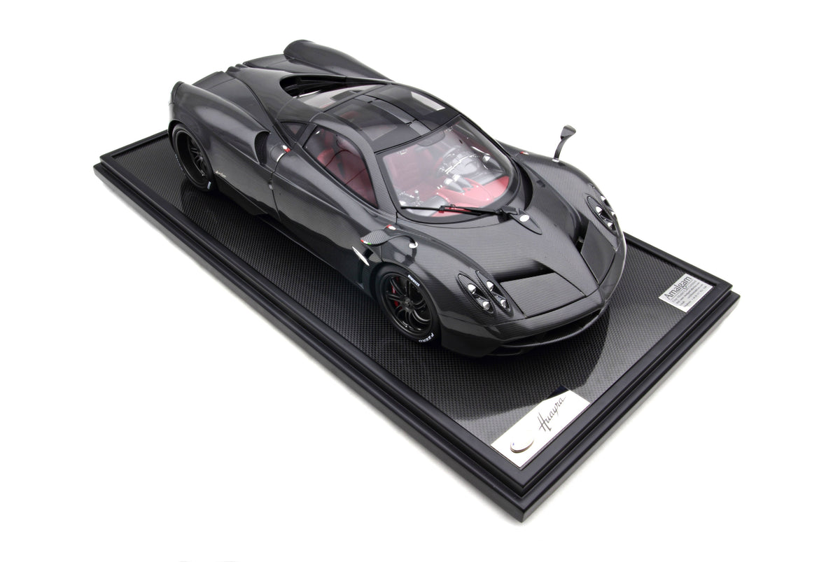 Pagani Huayra 2011 Carbon - 1:8 Scale Model Car